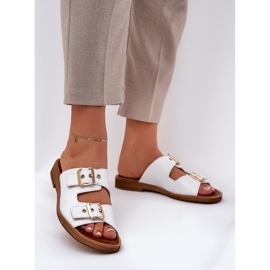 Kožené ploché žabky se zazoo 3020 bílé spony bílý 2 Kožené ploché žabky se zazoo 3020 bílé spony bílý 2