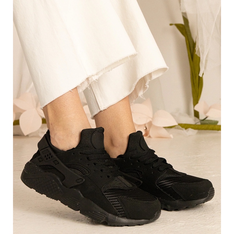 Sportovní tenisky černé tenisky černá 1