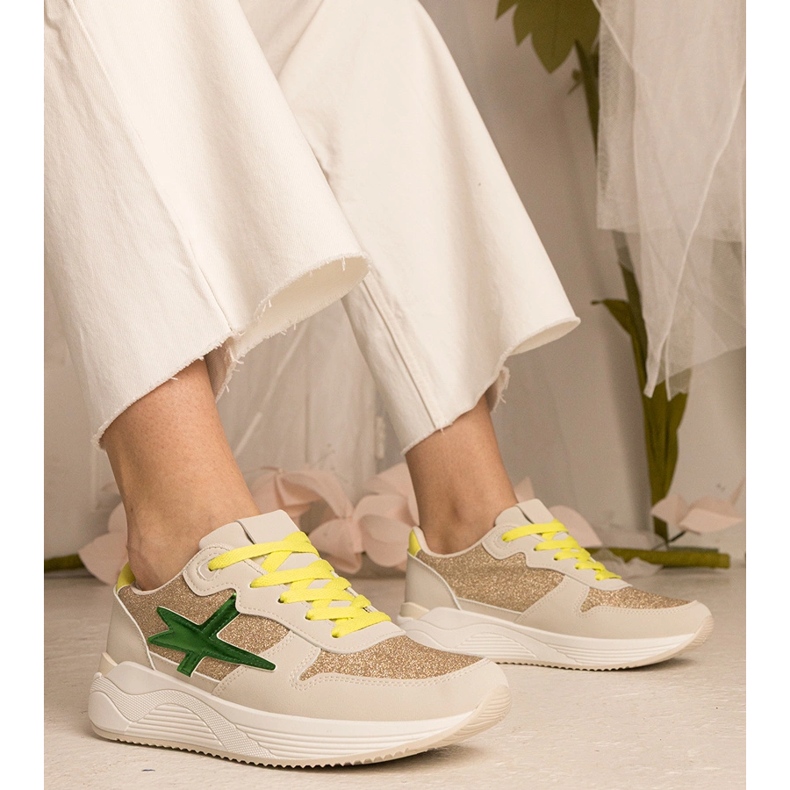 Béžové ženské sportovní tenisky s třpytky béžový 1