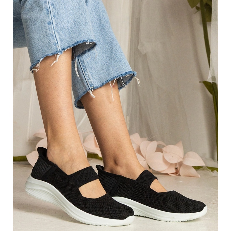 Tenisky černých žen na lisované podrážce 1