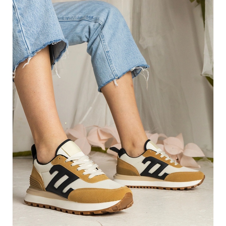 Hnědé dámské sportovní tenisky hnědý 1