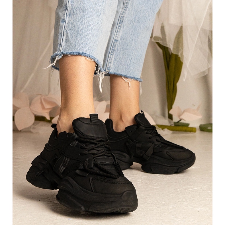 Dámské masivní sporty žen z černých tenisek černá 1