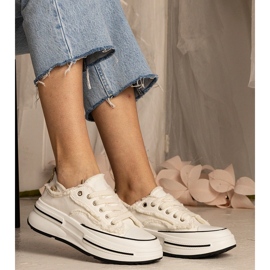 Tenisky bílých žen na vysoké podrážce 2 Tenisky bílých žen na vysoké podrážce 2