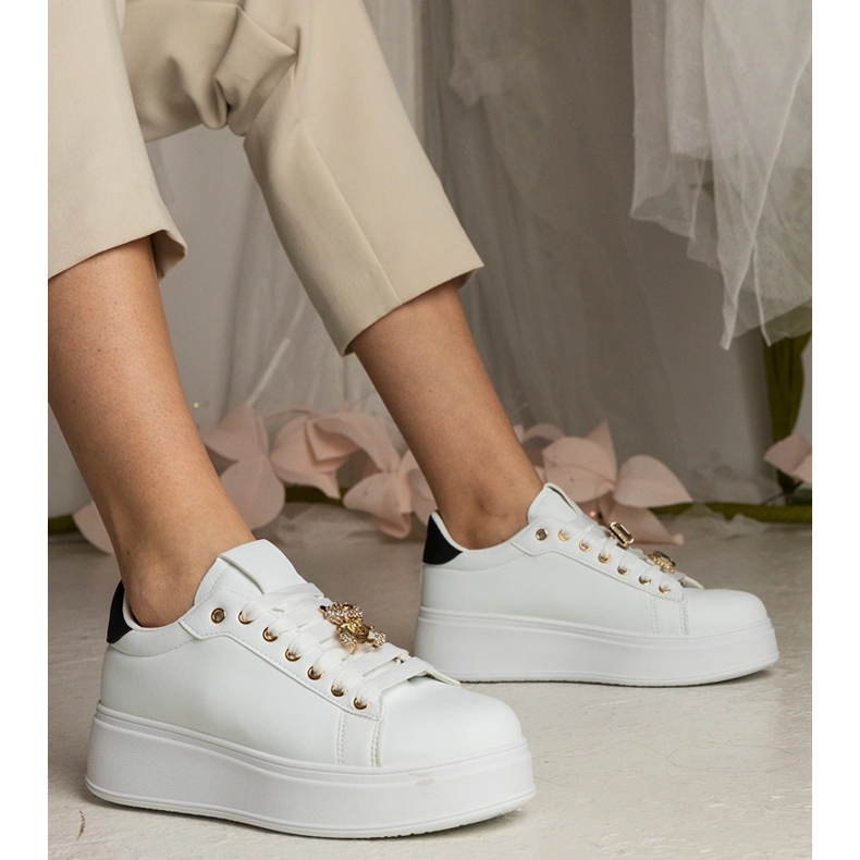 Dámské bílé a bílé tenisky zdobené kameny bílý 1 Dámské bílé a bílé tenisky zdobené kameny bílý 1