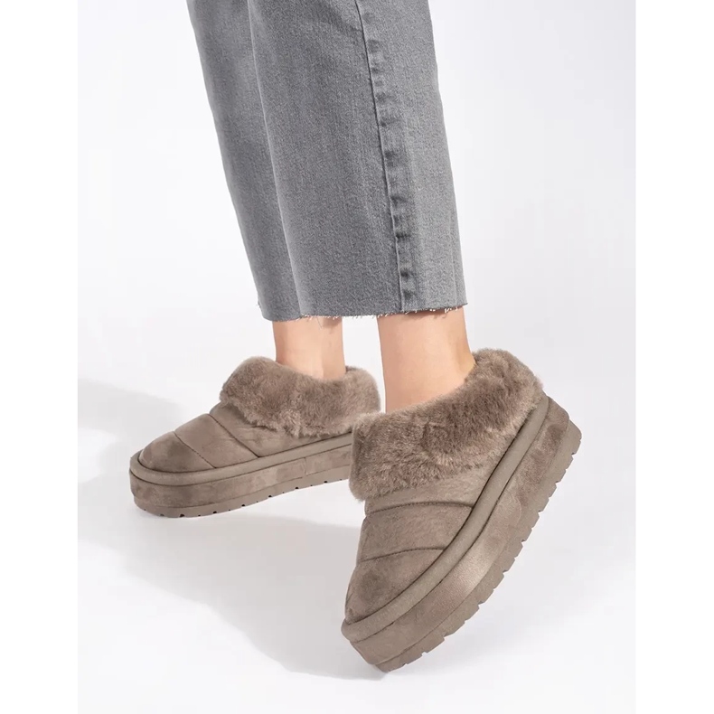 Béžové nízké nazouvací dámské sněhule s kožíškem béžový 1