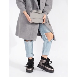 Dámské černo-stříbrné šněrovací sněhule se silnou podrážkou černá 1 Dámské černo-stříbrné šněrovací sněhule se silnou podrážkou černá 1