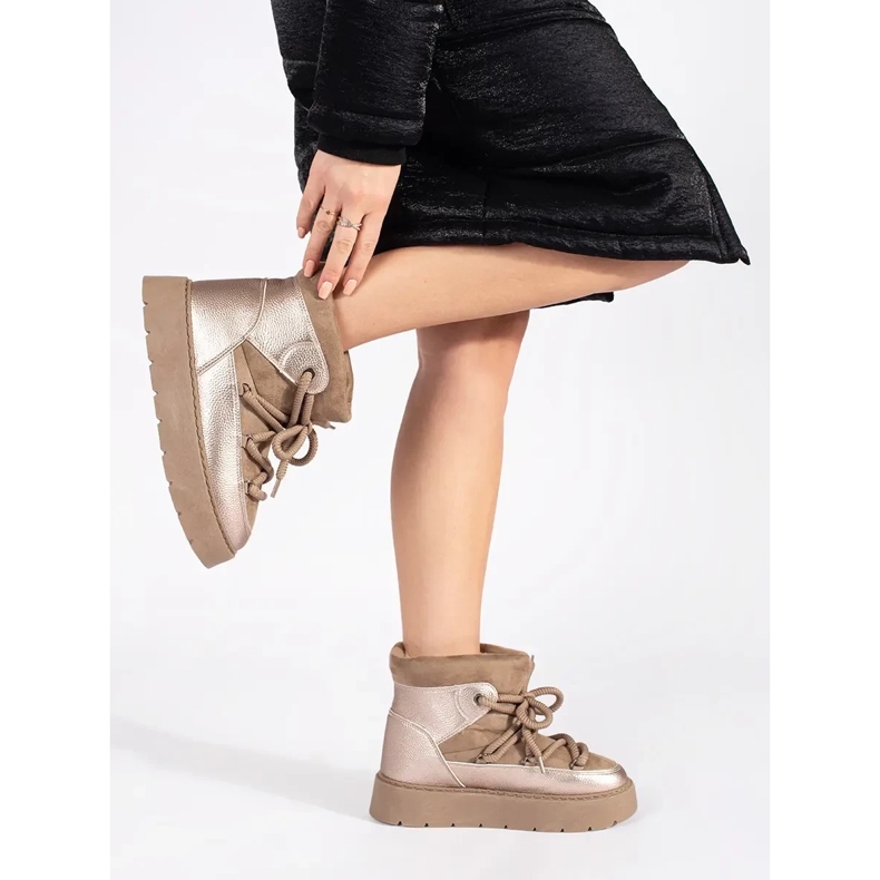 Dámské béžové šněrovací sněhule se silnou podrážkou béžový 1 Dámské béžové šněrovací sněhule se silnou podrážkou béžový 1