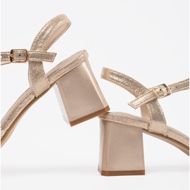 Goodin Zlaté elegantní sandály na nízkém sloupku zlatý 1 Goodin Zlaté elegantní sandály na nízkém sloupku zlatý 1