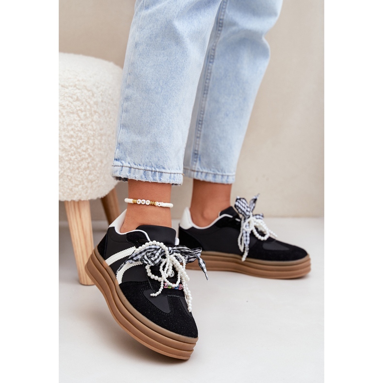 Dámské tenisky na platformě s černými dekoracemi 2