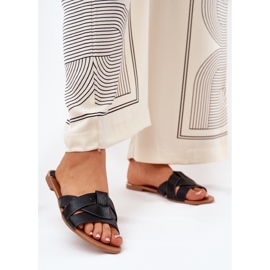 Ploché ženské žabky s černými pruhy 2