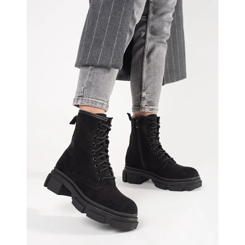 Lapače černého semiše černá 2