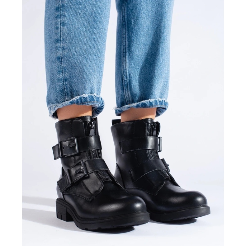 Černí příležitostní dělníci černý 2