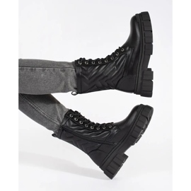 Trappery S Prošívaným Vzorem černý 2