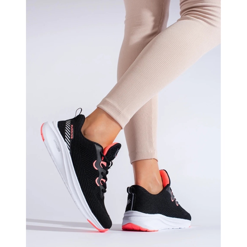 Sportovní obuv na platformě DK černá 2