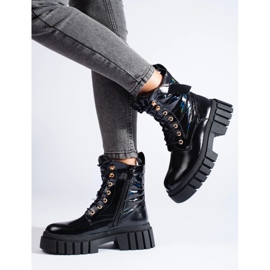 Černé dámské dělnické boty se silnou podrážkou černá 1