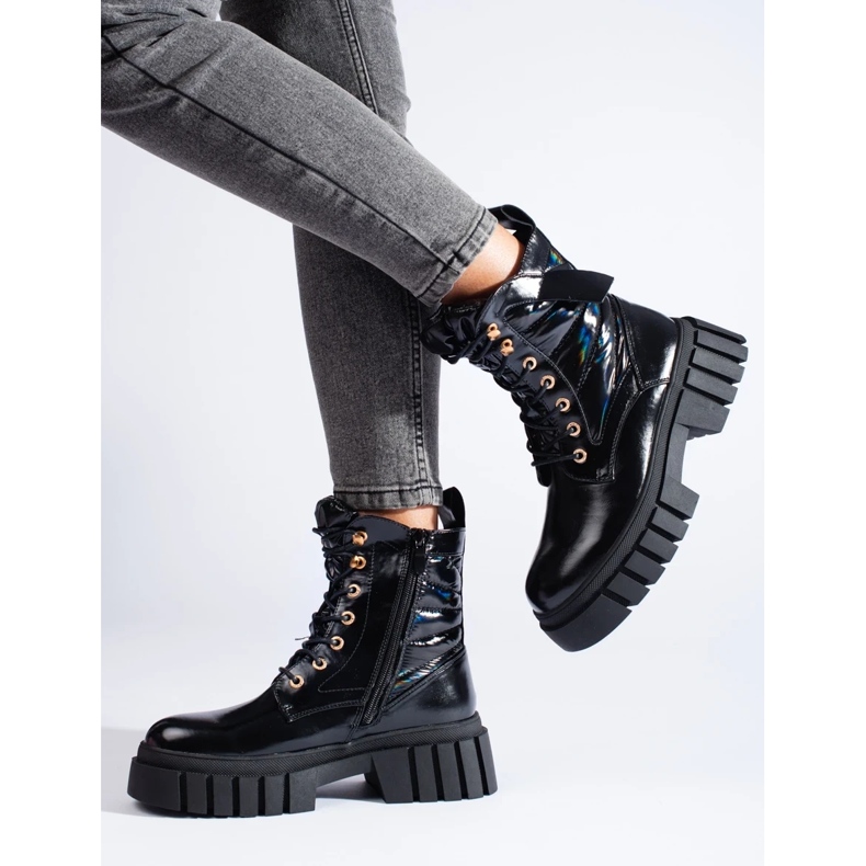 Černé dámské dělnické boty se silnou podrážkou černá 1