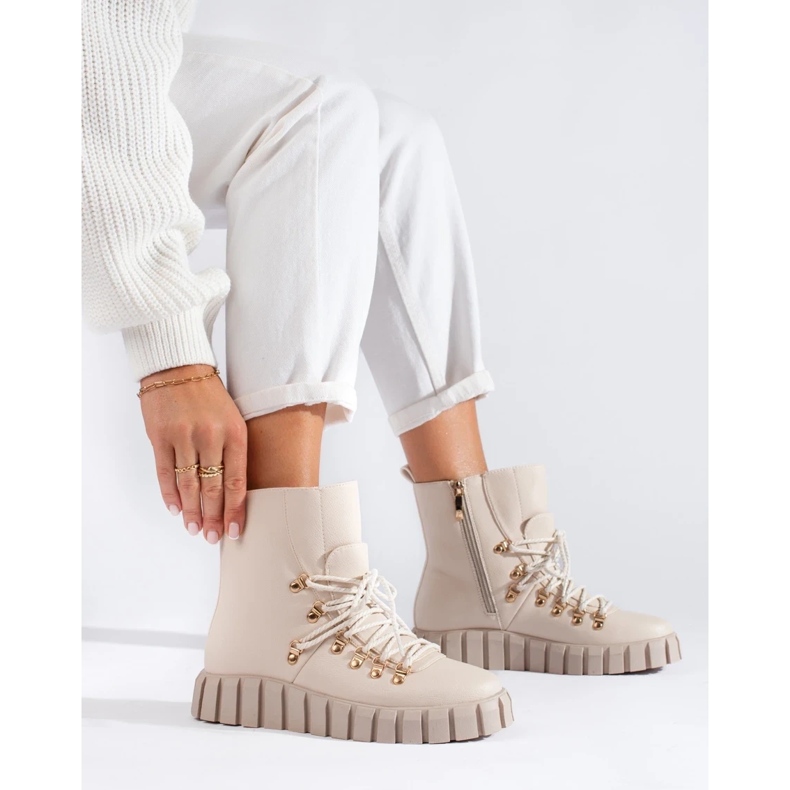 W. Potocki Dámské béžové zateplené kozačky na platformě Potocki béžový 2