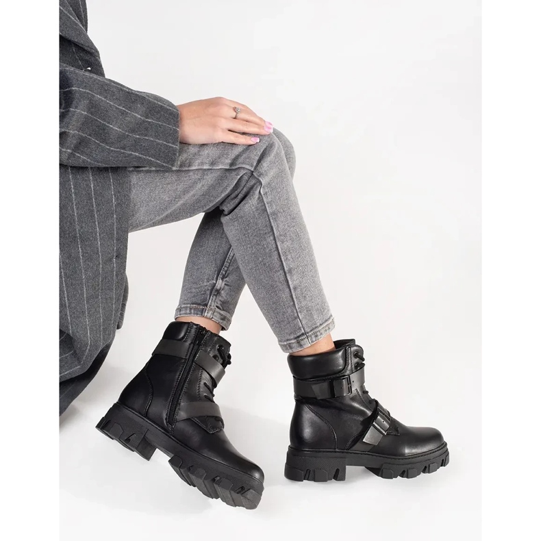 Dělníci s černými přezkami černá 1