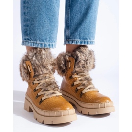 Dámské turistické boty s kožíškem béžový 1
