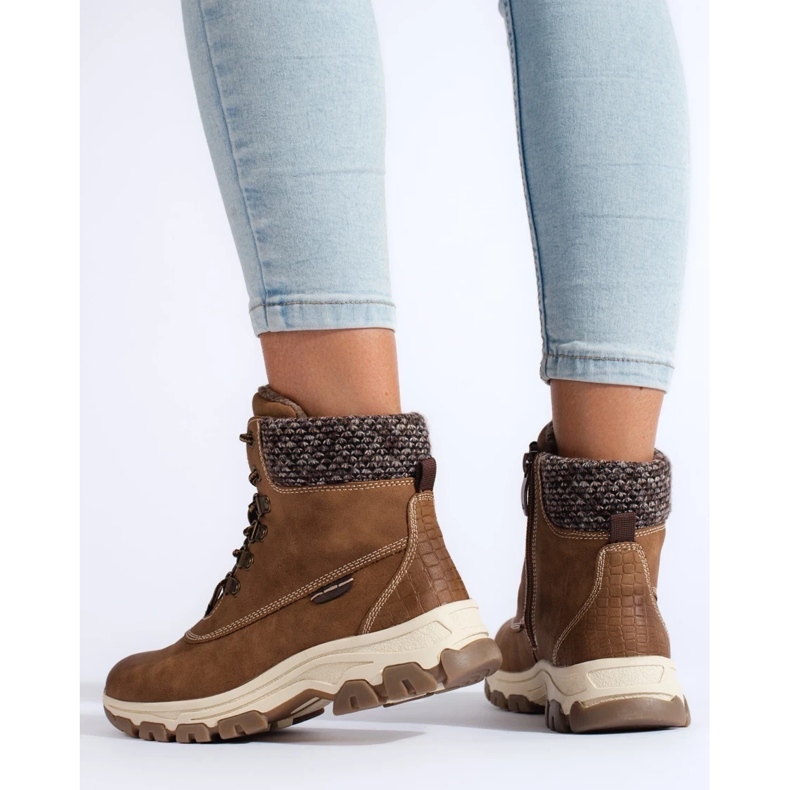 Hnědé dámské kozačky na platformě hnědý 1