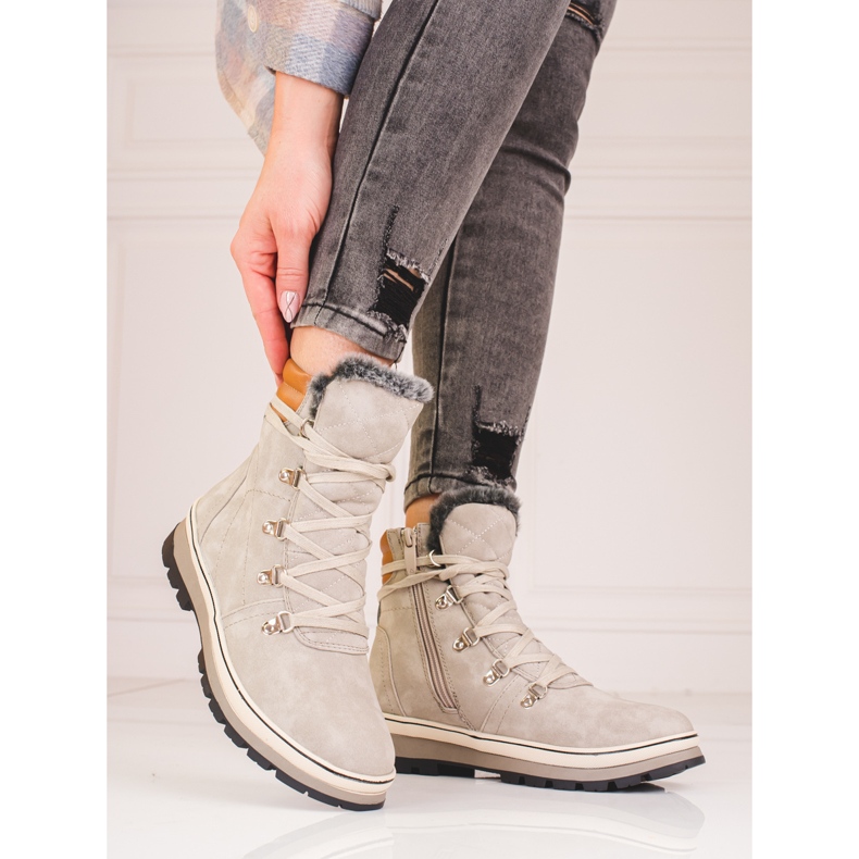 Šedé dámské turistické boty se zateplením šedá 2