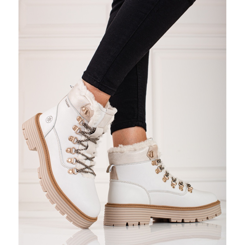 Dámské bílé turistické boty bílý 2