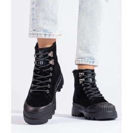 Černé turistické boty na platformě Big Star KK274522 černý 2