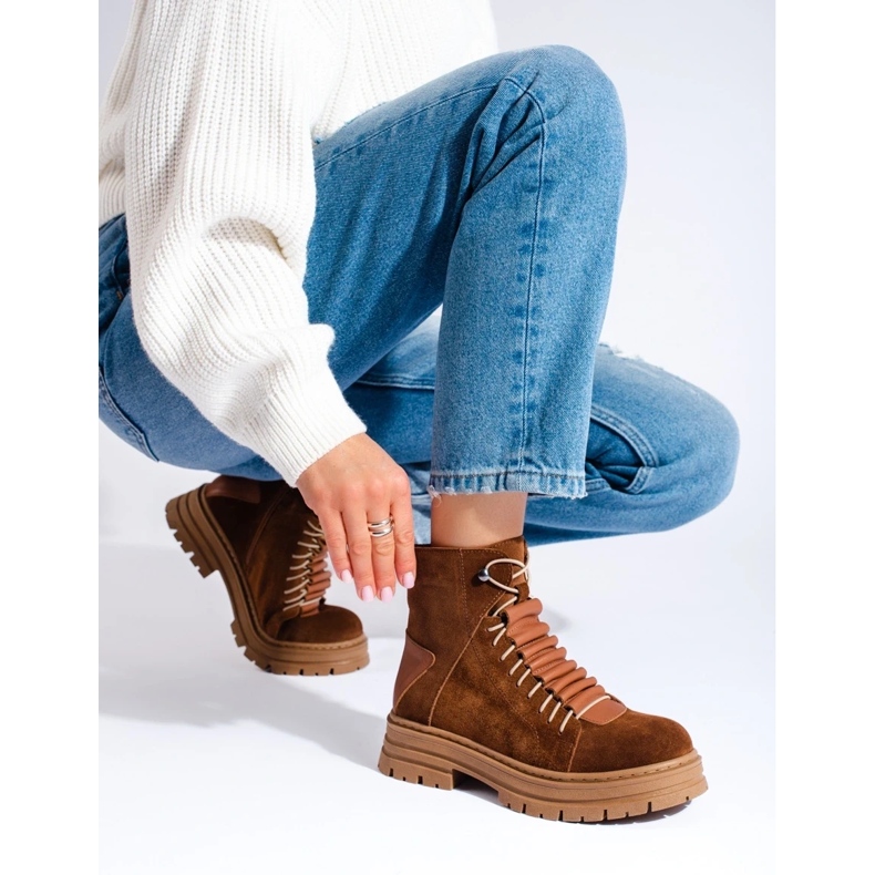 Hnědé kožené kozačky hnědý 2