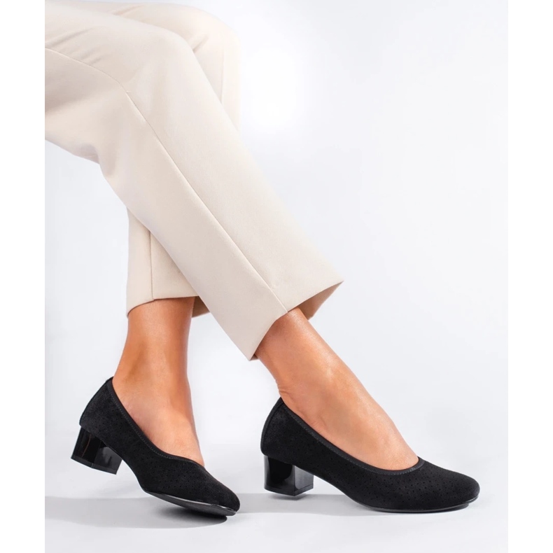 W. Potocki Dámské černé prolamované lodičky Potocki černá 2