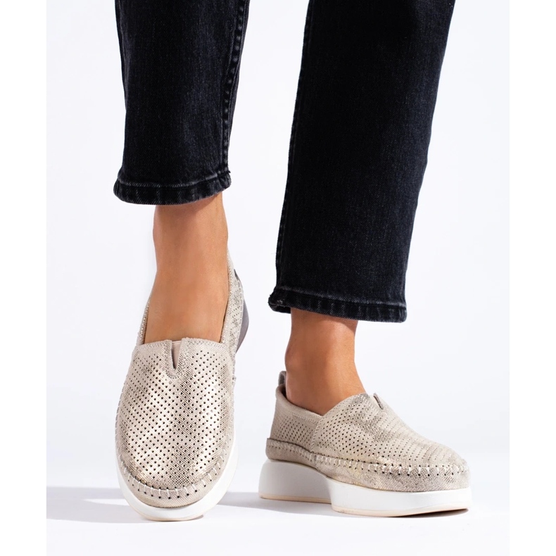 Zlaté kožené prolamované boty Shelovet zlatý 2