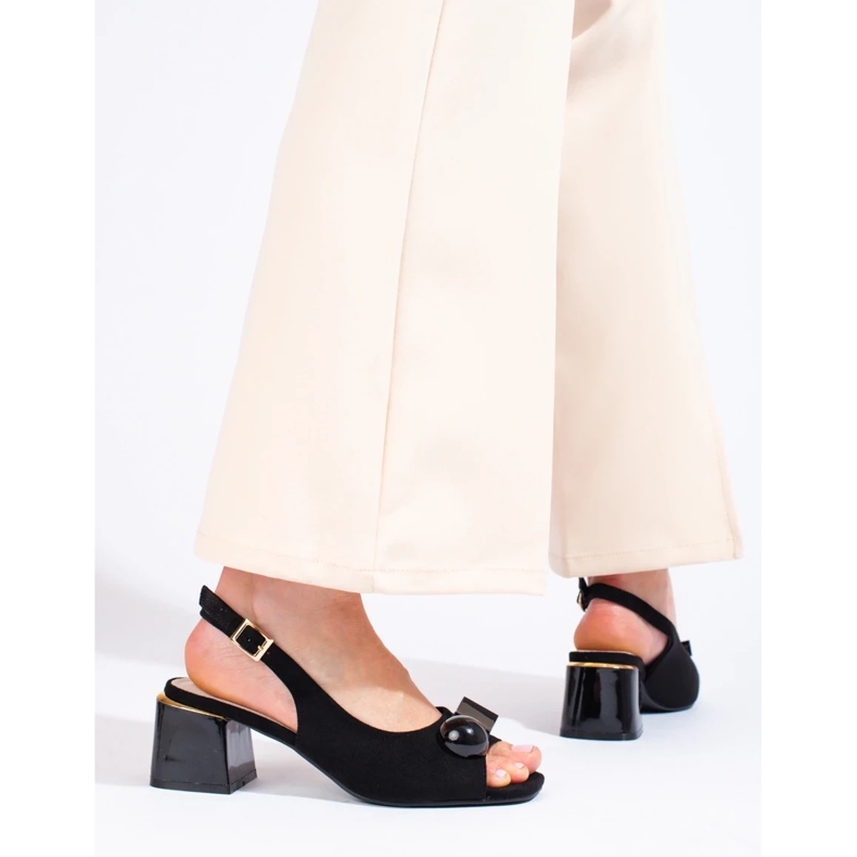 Černé semišové sandály černá 2