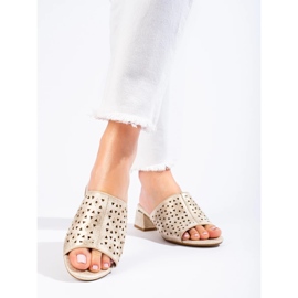 Openwork Golden Blip Flops na nízkém kovovém sloupku zlatý 1