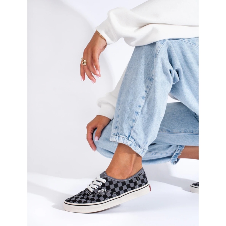 Černošedé kostkované tenisky od Shelovet šedá 2