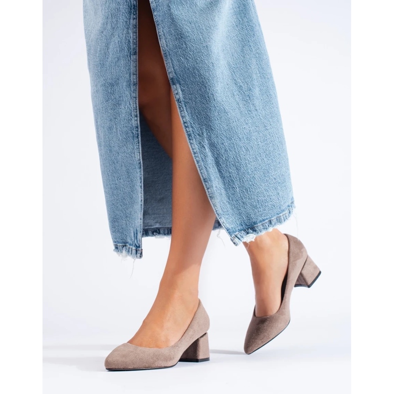 Béžové semišové lodičky na nízkém podpatku Shelovet béžový 2