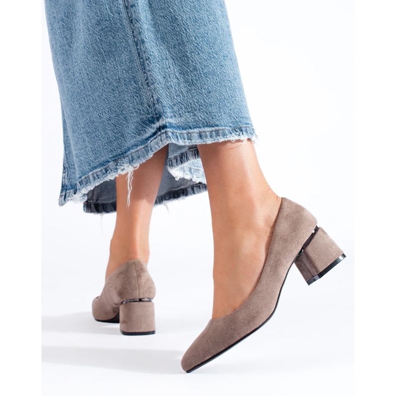 Béžové semišové lodičky na nízkém podpatku Shelovet béžový 1