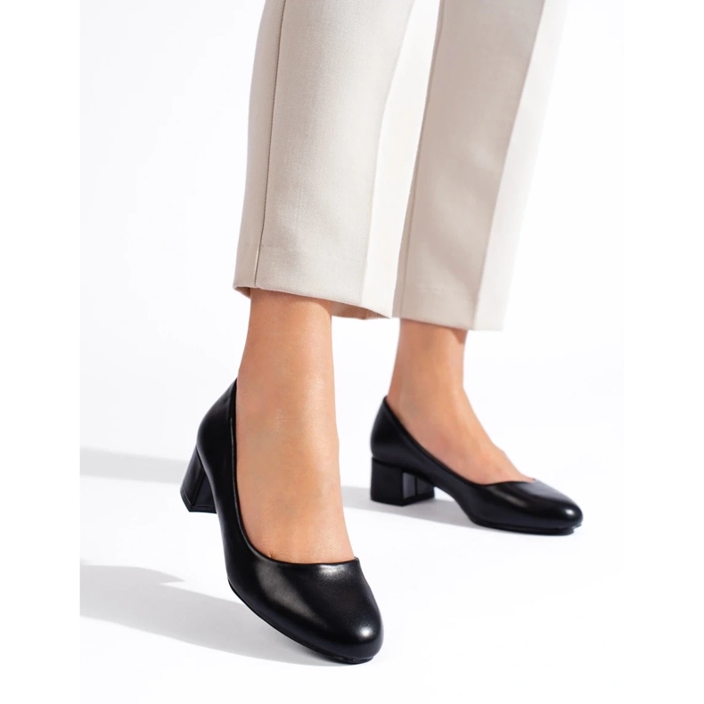 Dámské černé lodičky na nízkém podpatku černá 1