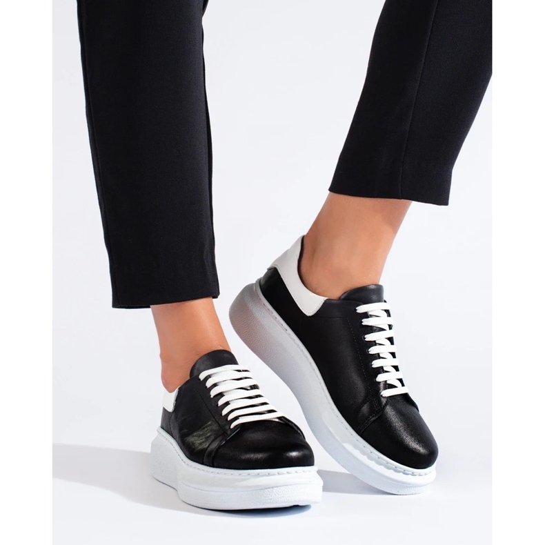 Černé klasické dámské sportovní boty značky T.Sokolski černá 2