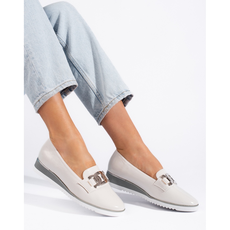 Goodin Páni bílých žen na nástupišti 2