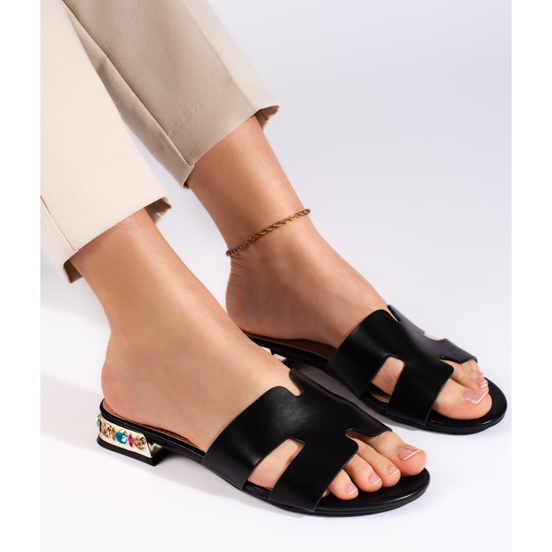 Černé dámské ploché skluzavky černá 2