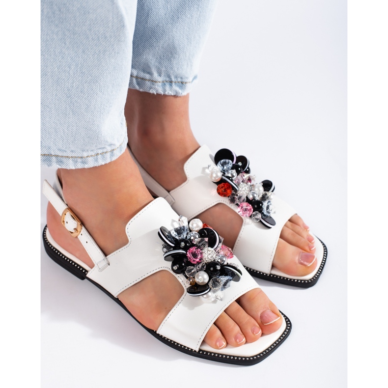 Bílé dámské sandály se zdobením bílý 2