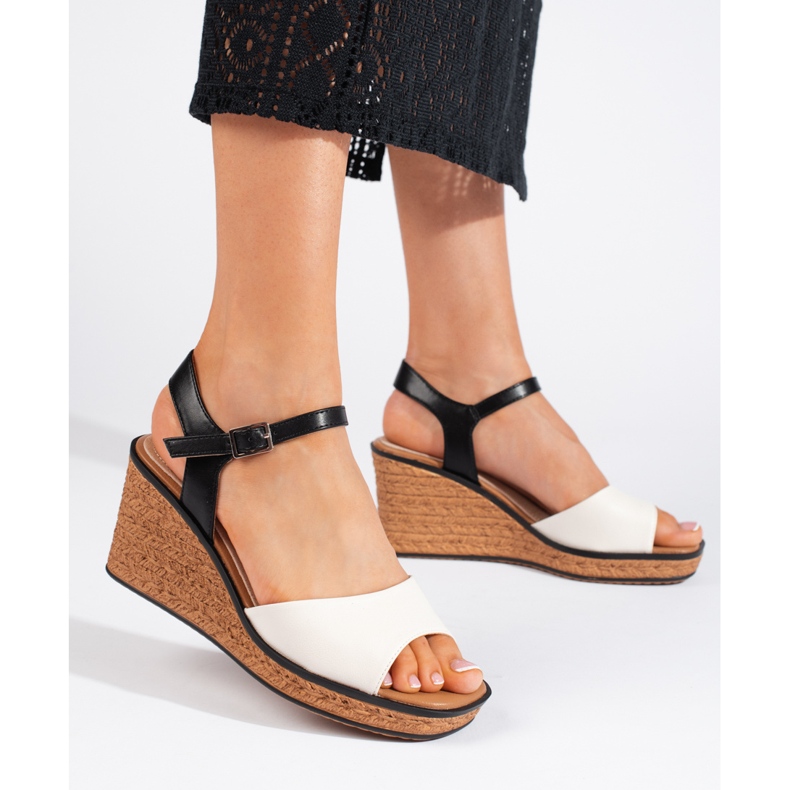 Bílé dámské sandály na klínku značky Sergio Leone bílý 2