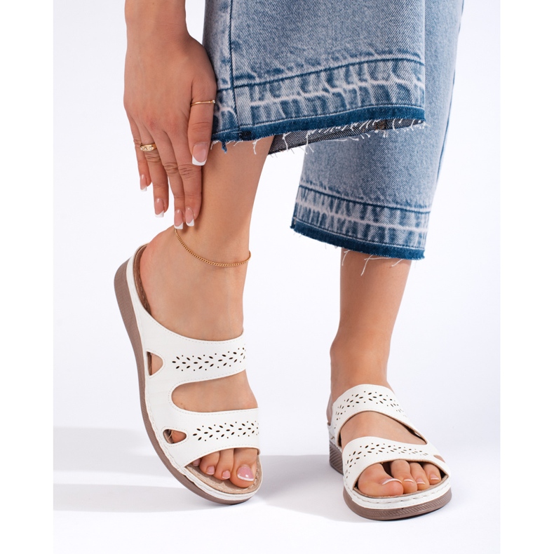 Pohodlné bílé dámské žabky bílý 2