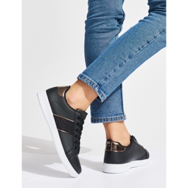 Černé dámské sportovní boty černá 1