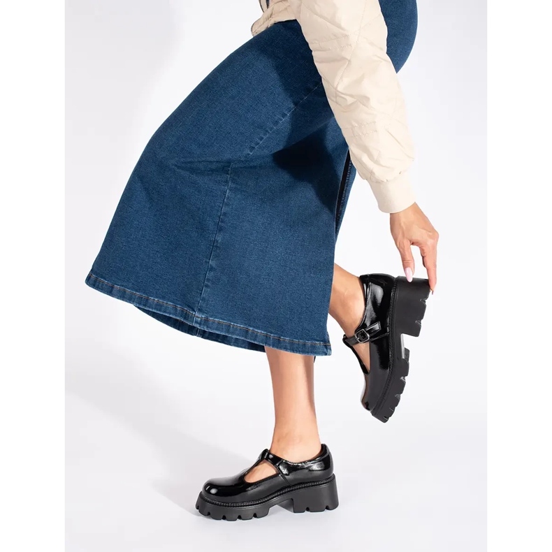 Dámské černé lakované boty na platformě černý 2