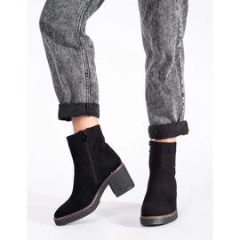 Semišové černé kotníkové boty černý 2