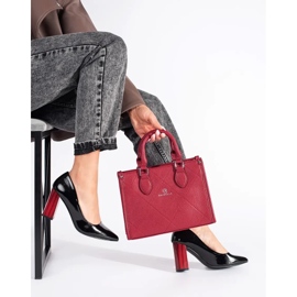 Elegantní lakované černé lodičky na vysokém podpatku černá 2 Elegantní lakované černé lodičky na vysokém podpatku černá 2