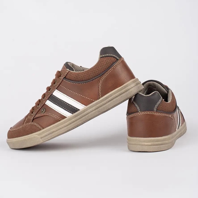 Hnědé dámské sportovní boty VICO hnědý 2