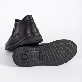 Černé zimní pánské zateplené boty černý 2