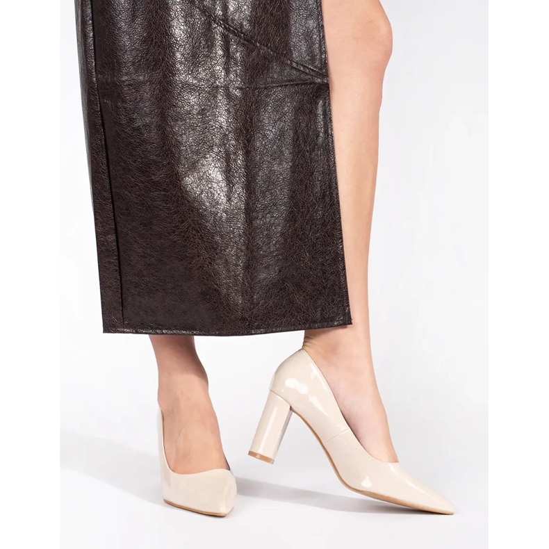 Seastar Elegantní lakované béžové lodičky na vysokém podpatku béžový 1