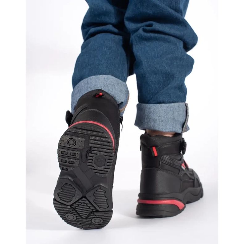 Černé zateplené chlapecké kozačky černá 1